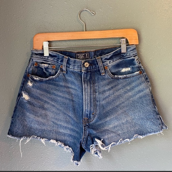 Abercrombie & Fitch Pants - Abercrombie high rise shorts
